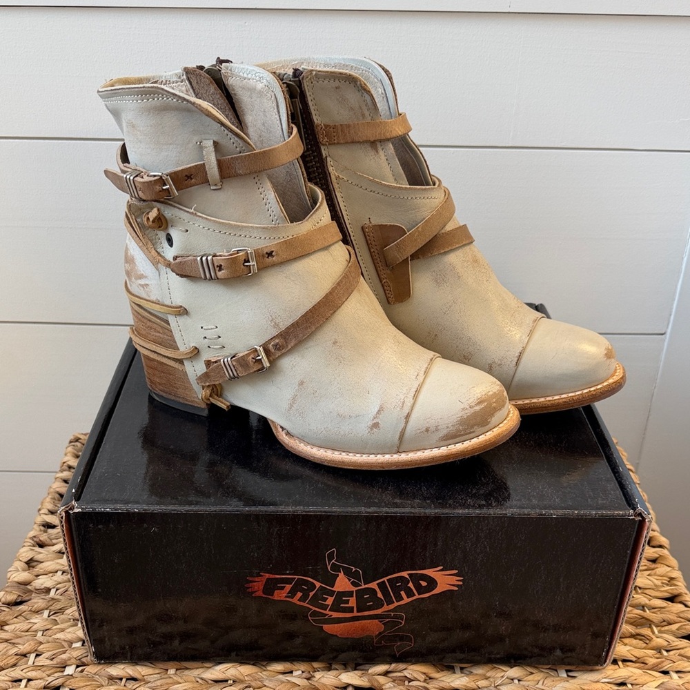 Freebird Crue Ice Women's Cream and Brown Ankle Boots